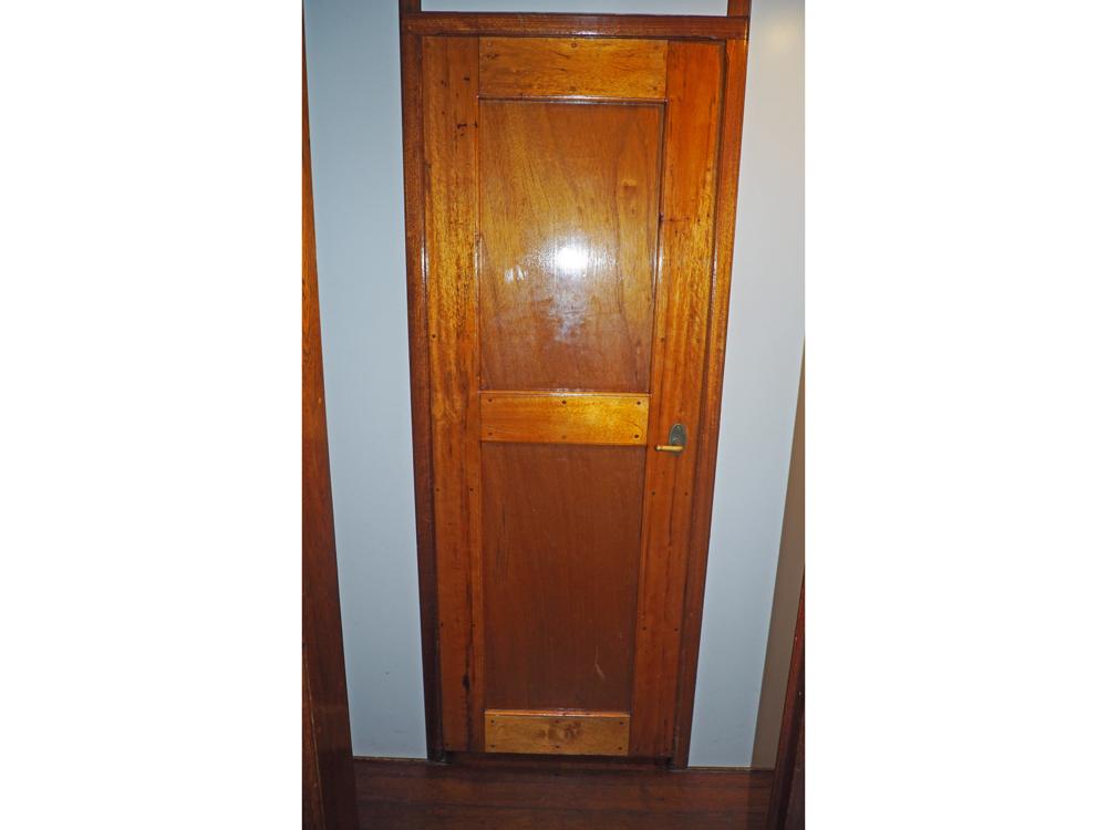 Cabin en avant, H&eacute;bergements